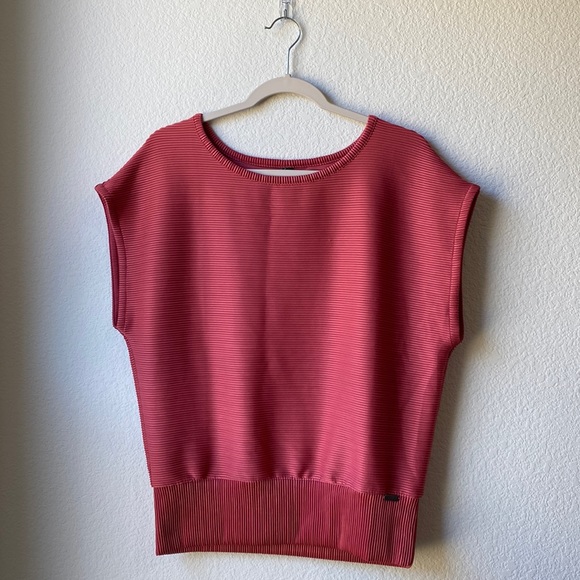 Savvi Tops - Savvi | Karli top in garnet rose color
